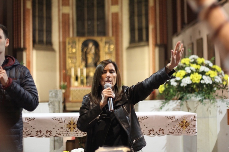 Wieczór Chwały z Marią Vadią