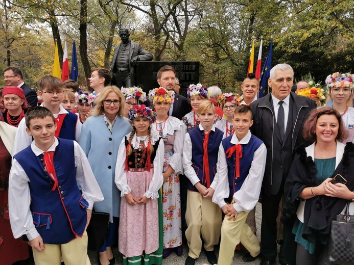 Prezydent Andrzej Duda odsłonił pomnik Wojciecha Korfantego