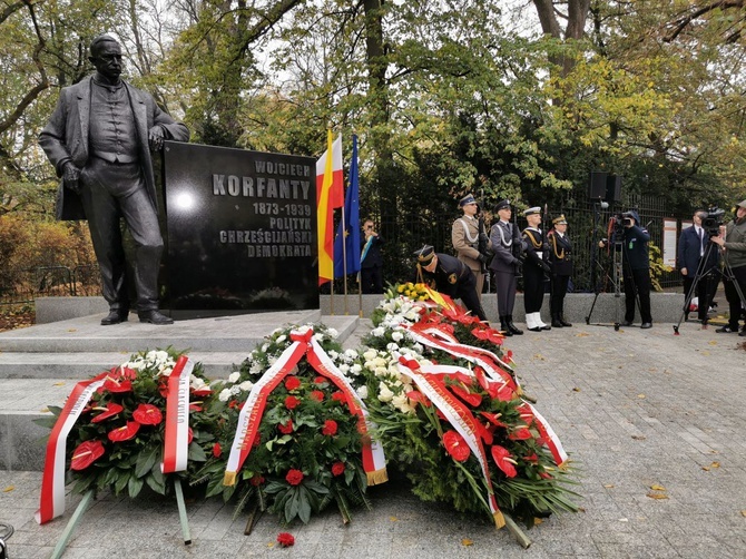 Prezydent Andrzej Duda odsłonił pomnik Wojciecha Korfantego