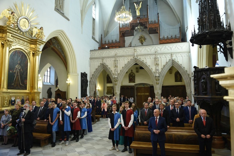 W tarnowskiej katedrze byli obecni m.in. przedstawiciele samorządu miasta i województwa.