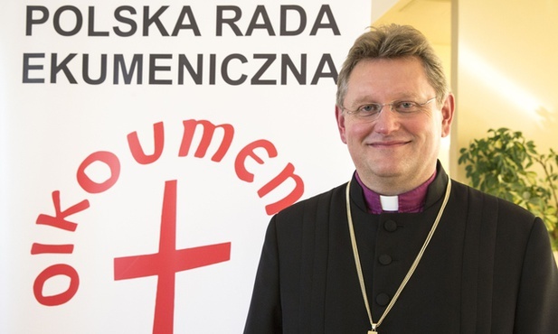 Prezes PRE: nie zgadzam się na znak równości Polak - katolik
