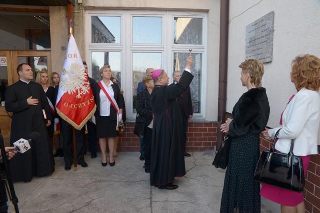 Podstawówka w Gowarczowie ma patrona św. Jana Pawła II