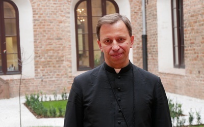 Do wspólnej modlitwy w intencji kapłanów zaprasza o. Marcin Szafors OMI.