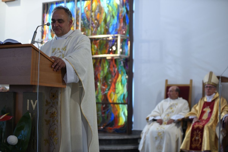 Pierwsza Msza św. w kościele pw. Miłosierdzia Bożego w Starym Sączu