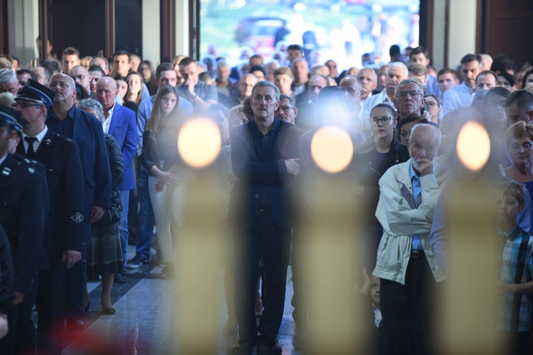 Pierwsza Msza św. w kościele pw. Miłosierdzia Bożego w Starym Sączu