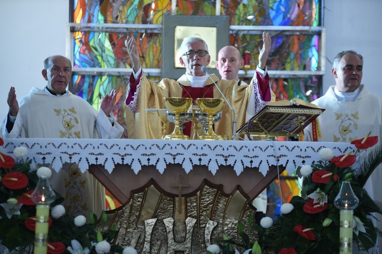 Pierwsza Msza św. w kościele pw. Miłosierdzia Bożego w Starym Sączu