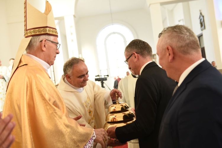 Pierwsza Msza św. w kościele pw. Miłosierdzia Bożego w Starym Sączu