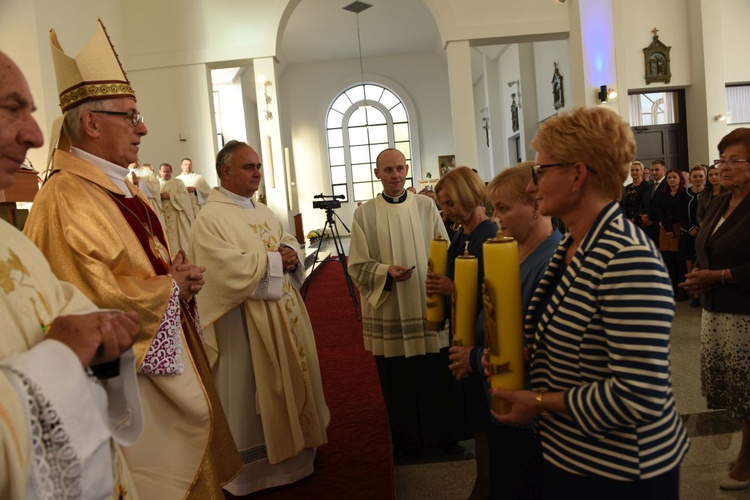 Pierwsza Msza św. w kościele pw. Miłosierdzia Bożego w Starym Sączu