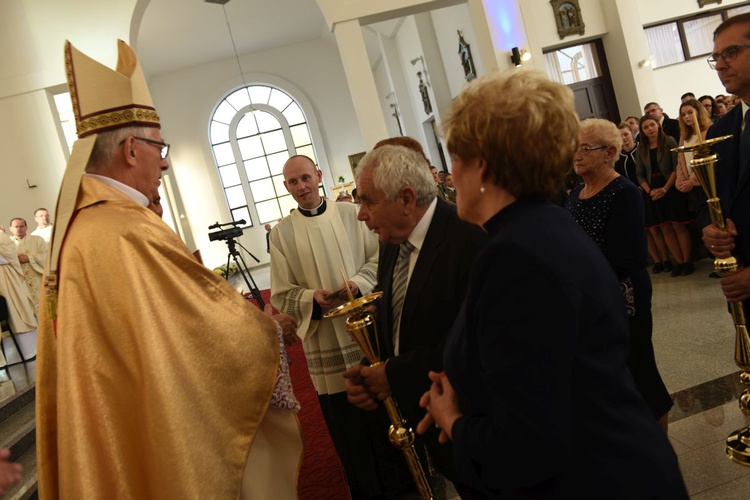 Pierwsza Msza św. w kościele pw. Miłosierdzia Bożego w Starym Sączu