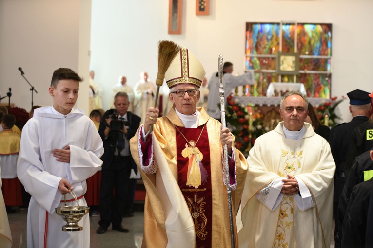 Pierwsza Msza św. w kościele pw. Miłosierdzia Bożego w Starym Sączu