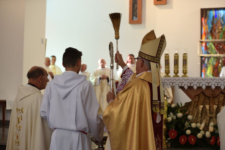 Pierwsza Msza św. w kościele pw. Miłosierdzia Bożego w Starym Sączu