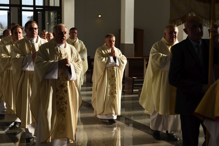 Pierwsza Msza św. w kościele pw. Miłosierdzia Bożego w Starym Sączu