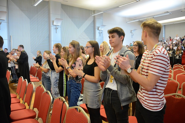 Ławka Go pod hasłem "Idzie nowe..."