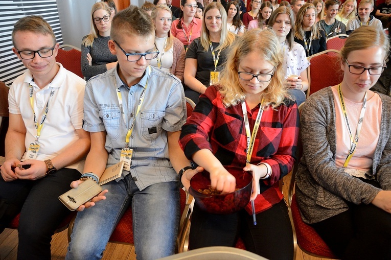 Ławka Go pod hasłem "Idzie nowe..."