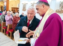 Wyróżnienie od papieża przekazał bp Krzysztof Włodarczyk.