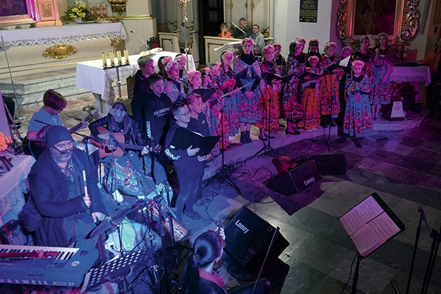 Koncertowi dziecięcego zespołu Karabanio towarzyszyli muzycy Gaudeamus.