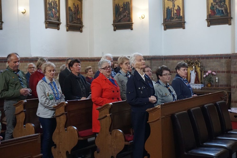 Harcerze modlili się za zmarłych druhów