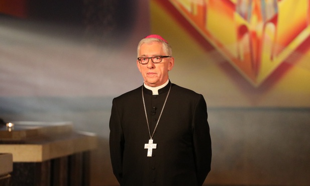 Abp Skworc w TVP1: Święci to nasi siostry i bracia