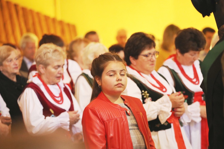 Wprowadzenie relikwii męczenników z Pariacoto do kościoła w Czernichowie