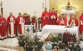 Wprowadzenie relikwii męczenników z Pariacoto do kościoła w Czernichowie