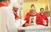 Wprowadzenie relikwii męczenników z Pariacoto do kościoła w Czernichowie