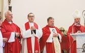 Wprowadzenie relikwii męczenników z Pariacoto do kościoła w Czernichowie
