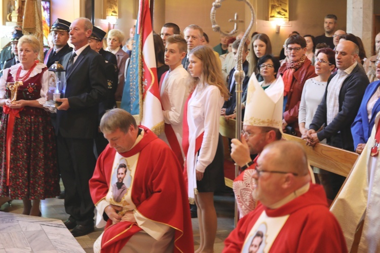 Wprowadzenie relikwii męczenników z Pariacoto do kościoła w Czernichowie