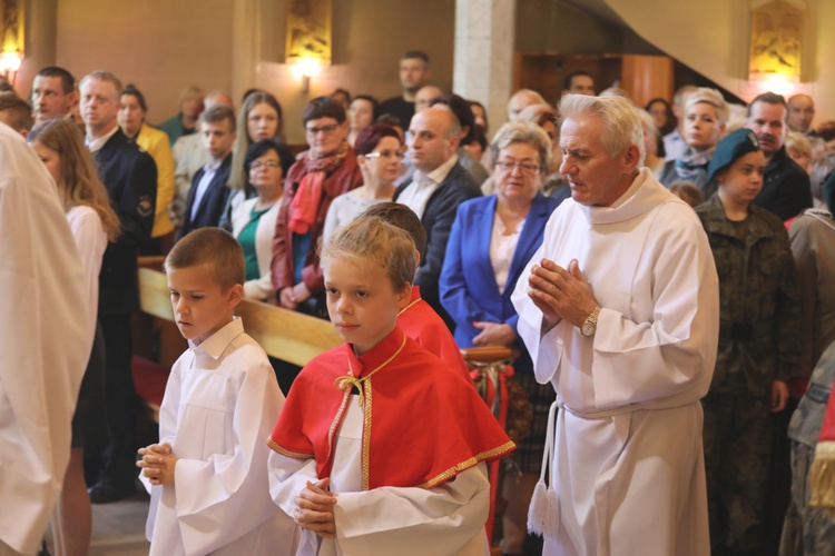 Wprowadzenie relikwii męczenników z Pariacoto do kościoła w Czernichowie