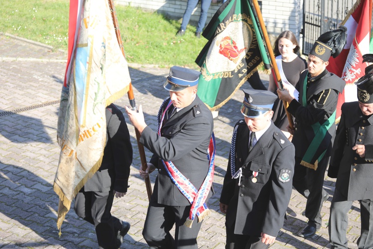 Wprowadzenie relikwii męczenników z Pariacoto do kościoła w Czernichowie