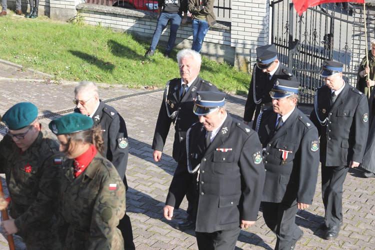 Wprowadzenie relikwii męczenników z Pariacoto do kościoła w Czernichowie