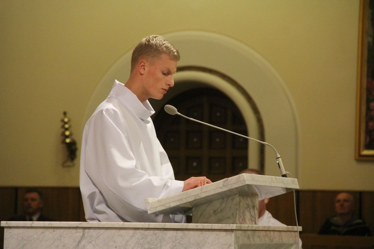 Poświęcenie witraży i kaplicy wieczystej adoracji w Tarnowie-Mościcach