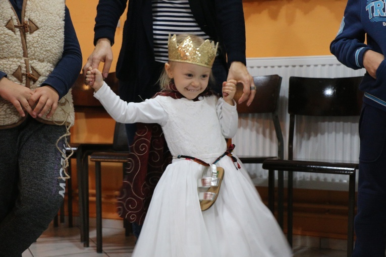 Bal Wszystkich Świętych w parafii pw. NMP Matki Miłosierdzia 