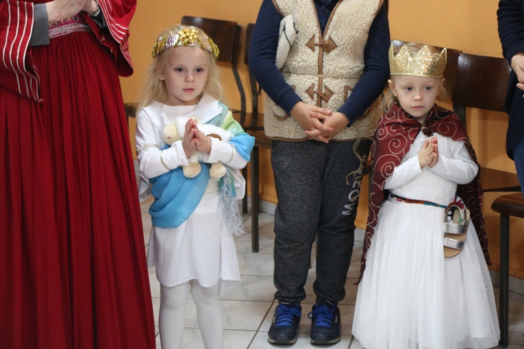 Bal Wszystkich Świętych w parafii pw. NMP Matki Miłosierdzia 