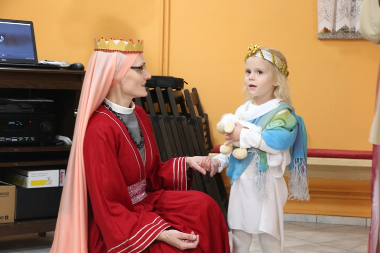Bal Wszystkich Świętych w parafii pw. NMP Matki Miłosierdzia 