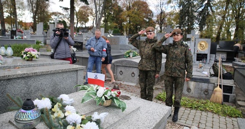 Terytorialsi pamiętali o żołnierskich mogiłach