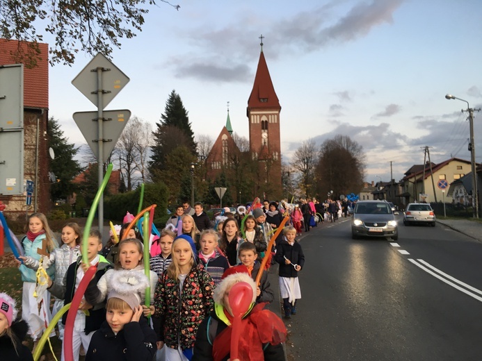 Kobiór. Bal Wszystkich Świętych