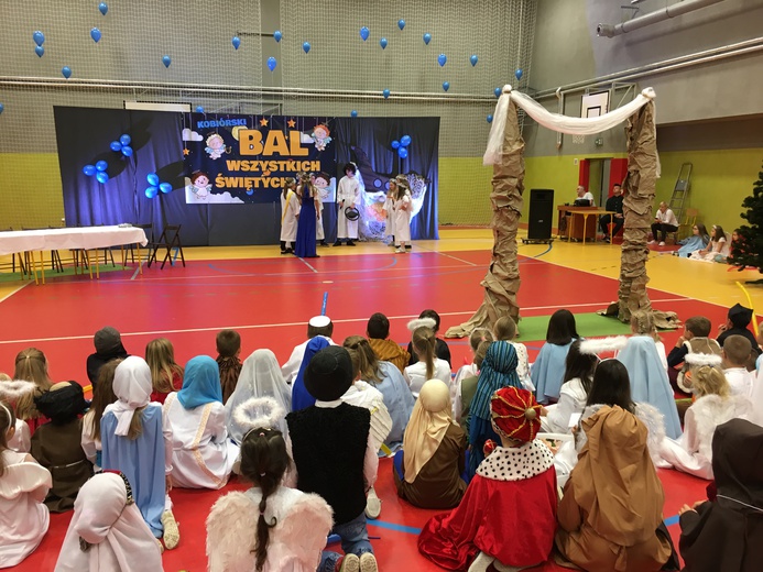 Kobiór. Bal Wszystkich Świętych