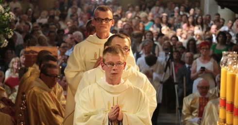 Ks. Sławek Grzela otrzymał święcenia kapłańskie trzy lata temu w katedrze płockiej.