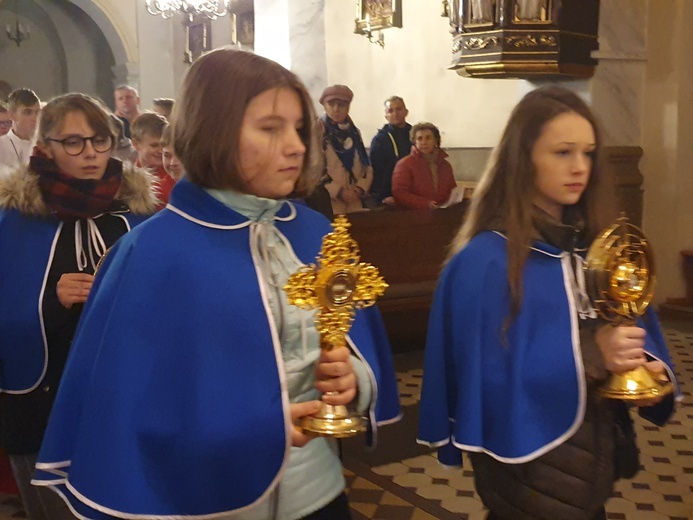 Holy wins, czyli święci na ulicach miast