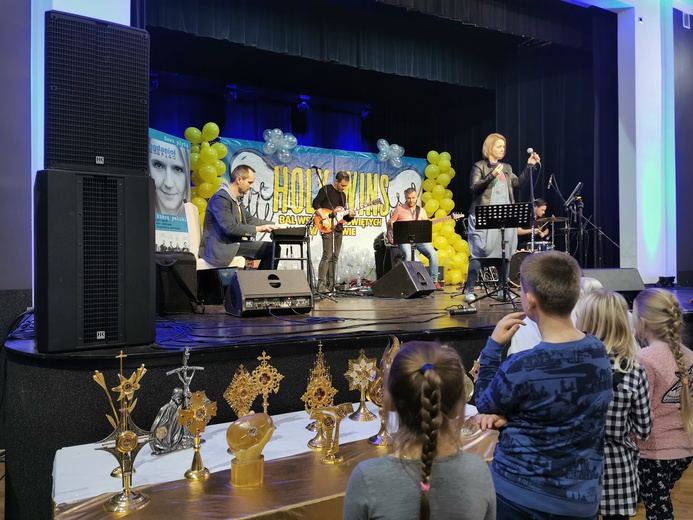 Wszyscy Święci balują w Wołowie