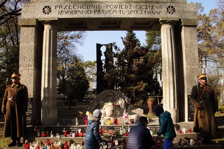 Uroczystość Wszystkich Świętych na Cmenatrzu Rakowickim 2019