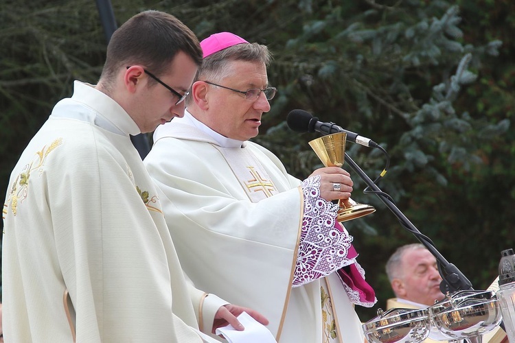 Msza św. w uroczystość Wszystkich Świętych w Koszalinie