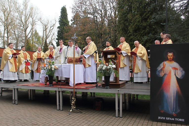 Msza św. w uroczystość Wszystkich Świętych w Koszalinie