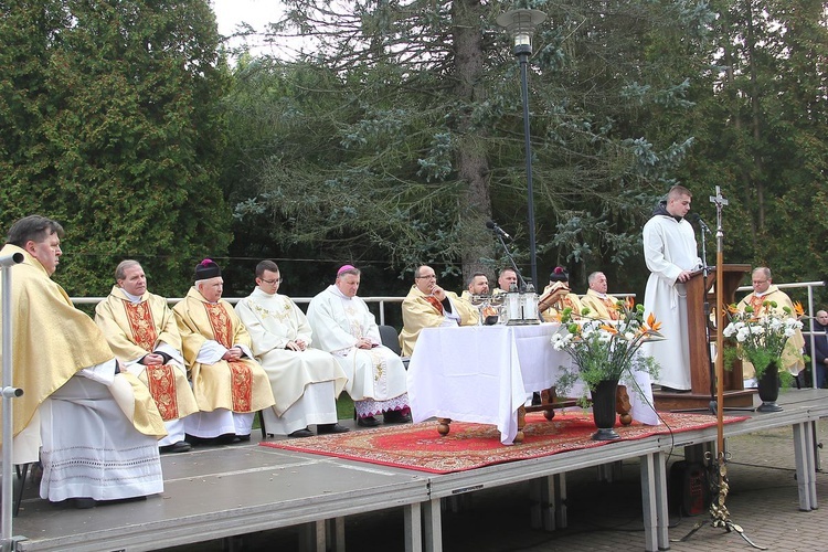 Msza św. w uroczystość Wszystkich Świętych w Koszalinie