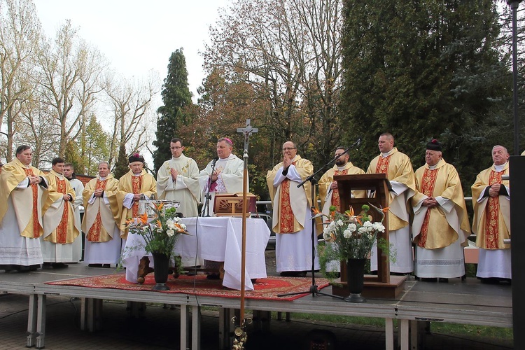 Msza św. w uroczystość Wszystkich Świętych w Koszalinie