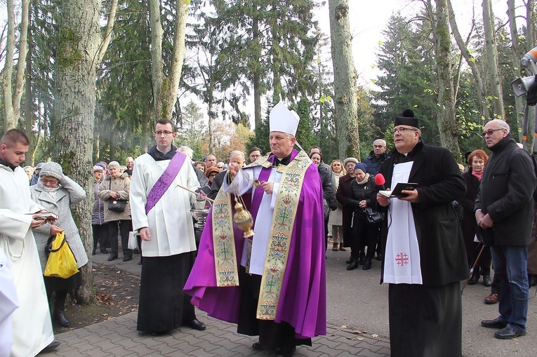 Msza św. w uroczystość Wszystkich Świętych w Koszalinie
