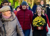 Olsztyn. Wszystkich Świętych - cmentarz na ul. Poprzecznej