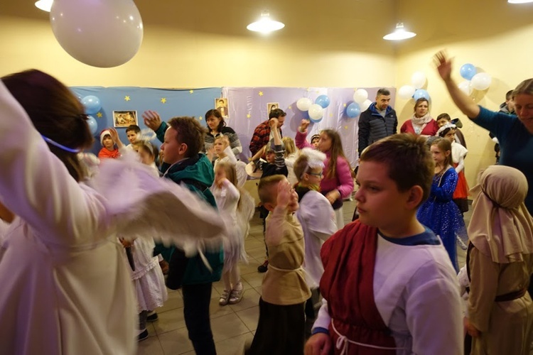 Parada i Bal Wszystkich Świętych we Wrocławiu-Strachocinie