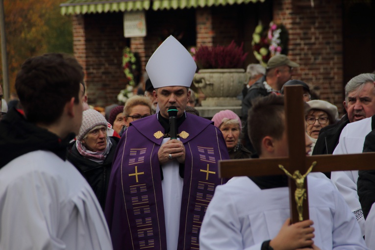 Dzień Wszystkich Świętych na gdańskim cmentarzu Srebrzysko