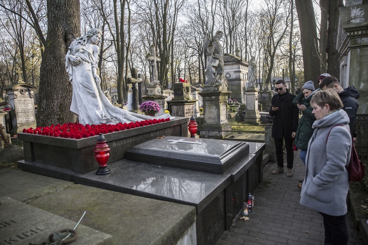 Procesja po Starych Powązkach